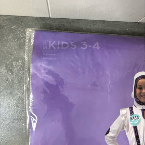 Hauntlook Spunky Space Cadet Astronaut Suit Kids Halloween Costume Dress Up 3-4 - Picture 2 of 5